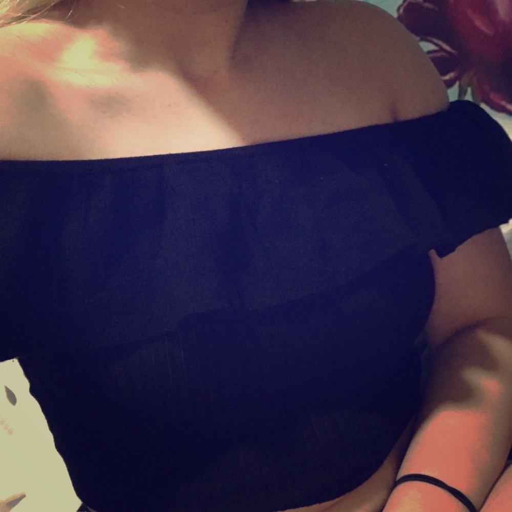 Forever21 off the shoulder crop top